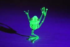 Uranium Glass Frog Hand-Blown Collectible Figurine Blown Uranium Vaseline Glass picture