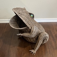 Vtg 1970s Large Frog Toad Wicker Rattan Basket Marble Eyes 16.5