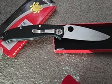 Spyderco C142GP Resilience Plain Edge 8Cr13MoV Folder Black G10 Handle NEW picture