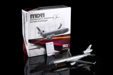 1:200 SQ Wings McDonnell Douglas MD-11 N111MD Flaps Up Diecast Aircraft Model picture