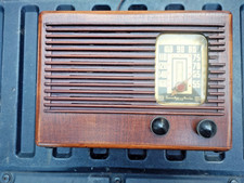 VINTAGE 1942 EMERSON MODEL - EC 425 VACUUM TUBE RADIO RESTORED picture