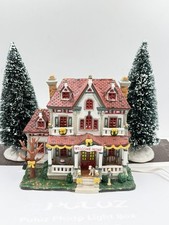 Lemax Christmas village Welcome Home 55236 Lighted house 2005 Retired #2 picture