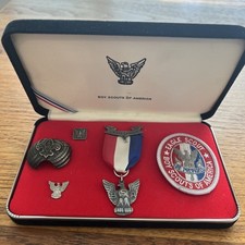 1980s -90s EAGLE SCOUT Boy Scouts of America MEDAL PINS PATCH & CASE BSA picture