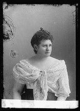 Photo:Mrs. L.A. Small Portrait Late 1890s picture