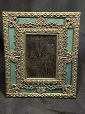 VINTAGE BRASS ORNATE PHOTO PICTURE FRAME 3.5 X 4.25” Made In KOREA picture